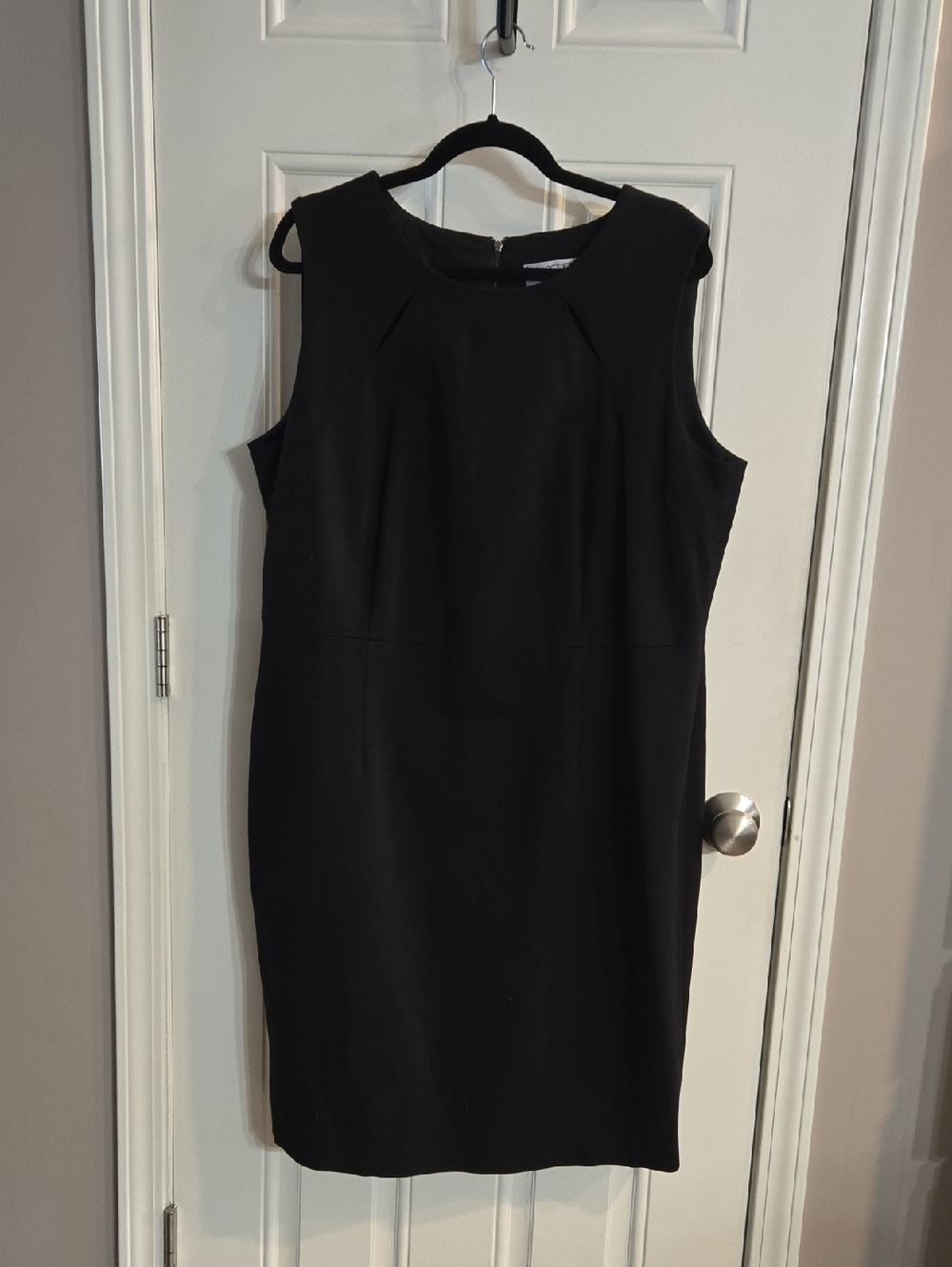 Kasper Black Sleeveless Midi Sheath Dress